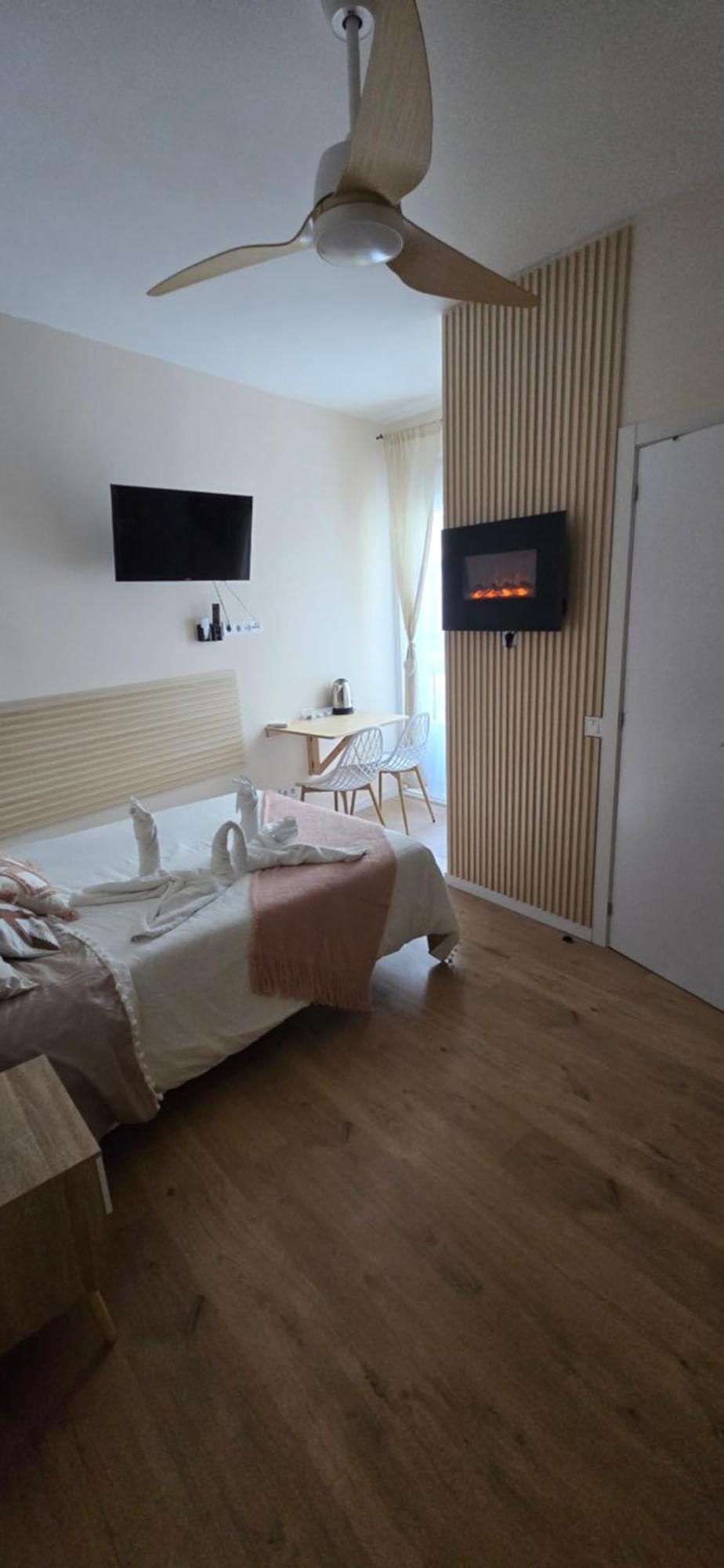 Habitaciones Universal Мадрид Екстер'єр фото