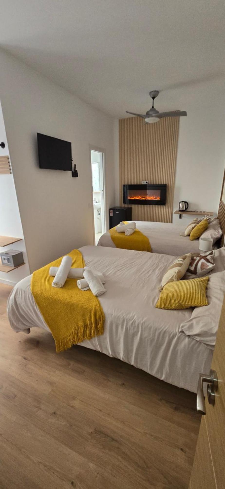 Habitaciones Universal Мадрид Екстер'єр фото