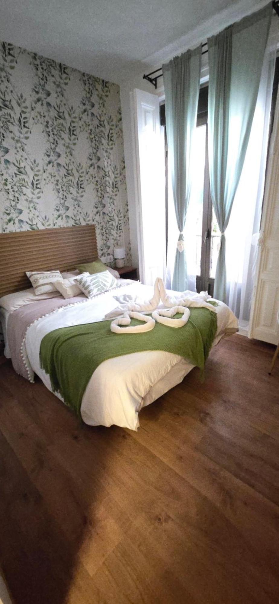 Habitaciones Universal Мадрид Екстер'єр фото
